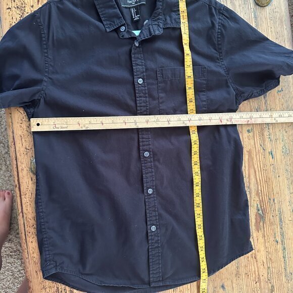 Forever 21 Men's Short Sleeve Shirt  Size Small  No holes or stains  In good use - Picture 5 of 5